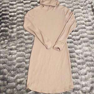 Hooded long sleeve fitted dress